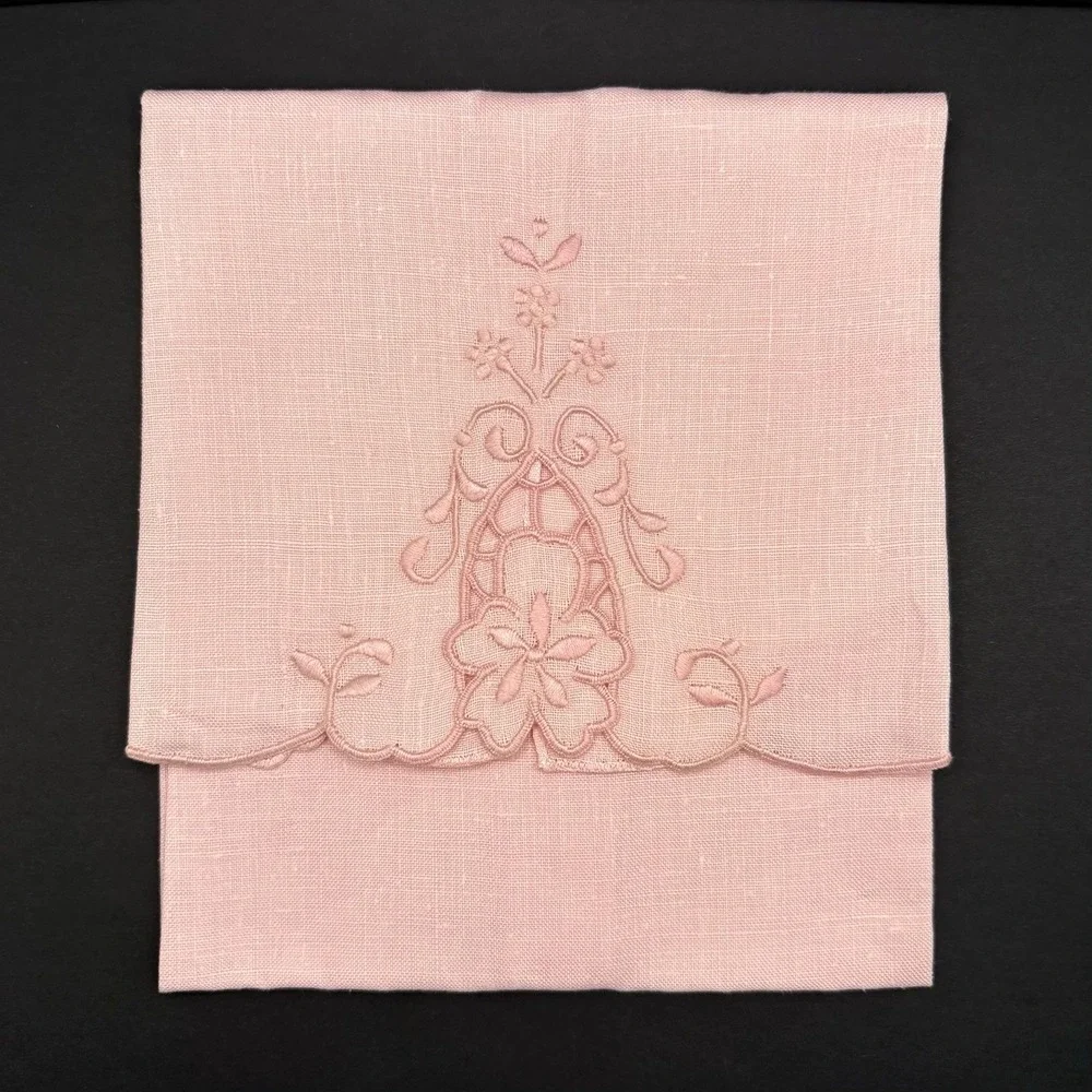 Vintage Pink Embroidered Linen Leacock Portugal Cutwork‎ Towel Dresser Scarf